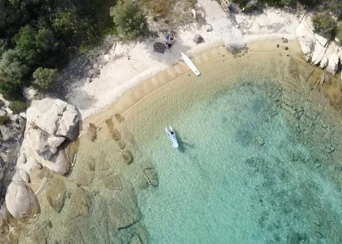 Steps From The * 奥马斯帕纳吉亚斯