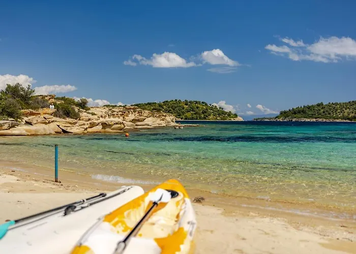 Steps From The 度假居 *