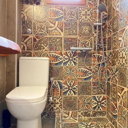 Steps From The * オルモス・パナギアス