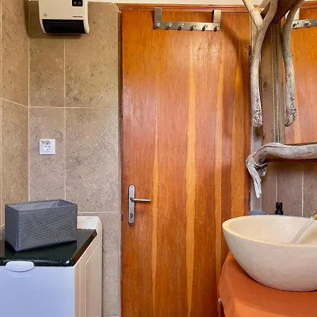 別荘 Steps From The *